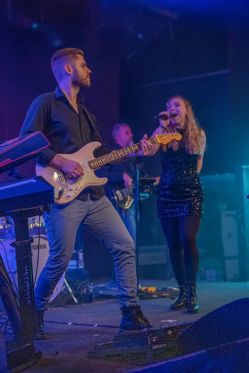 Liveband und Hochzeitsband Zürich Party an Firmenevent